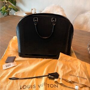 Louis Vuitton ALMA MM Electric Noir - discontinued!